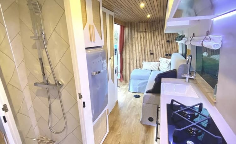 Harlow – Un nuovo Luxury Camper Off-grid, Accogliente e moderno