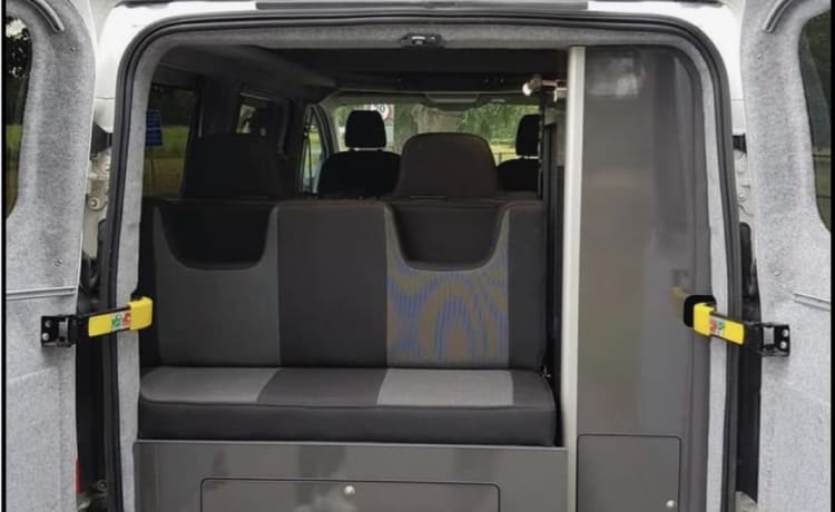 Tommy – 4 berth Ford Transit Custom pop top  campervan 