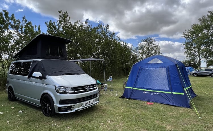 Billy – Our gorgeous twinkling Campervan