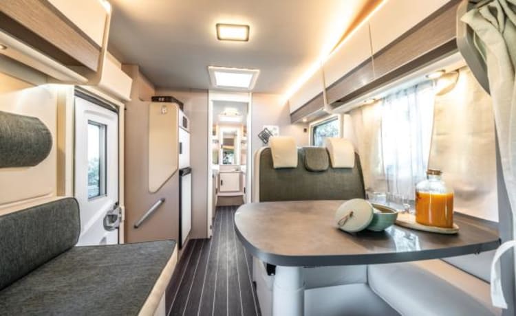 XGO King 1 – Gloednieuwe en luxe alkoofcamper voor 5