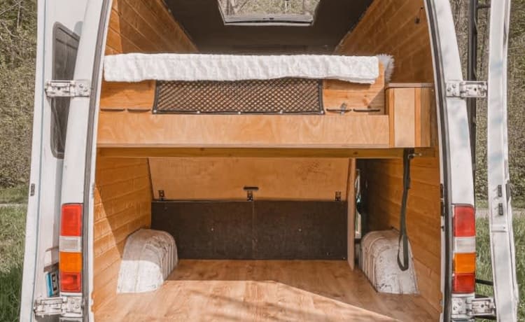 Sprinti – Grote Sprinter met een chique houten interieur en dakraam