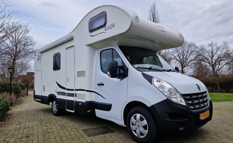 Rimor Katamorano S 6-persoons camper met dak-airco