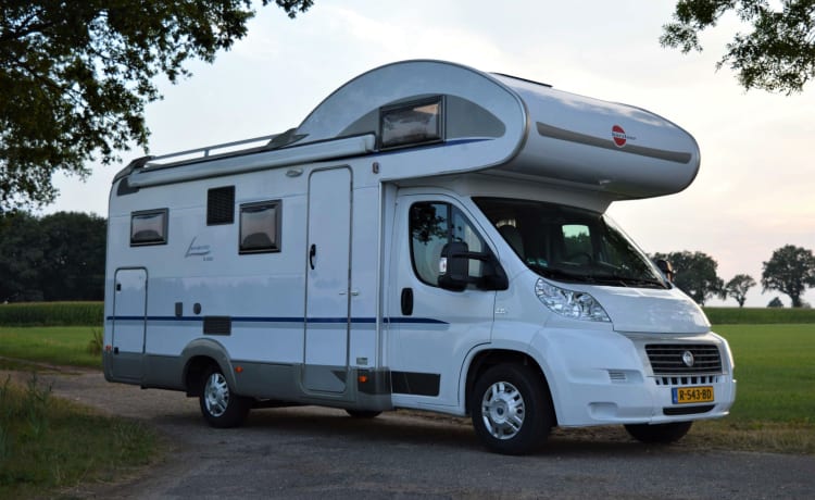 Beau camping-car 4 personnes complet et très soigné (Fiat Ducato Bürstner)