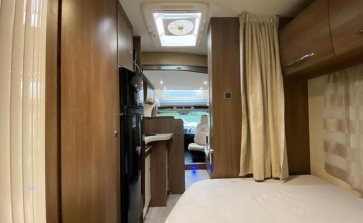 5p luxe camper met apart bed & hefbed