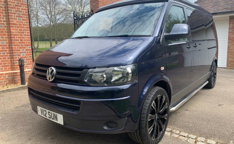 4 Berth VW Transporter Camper King Black Edition