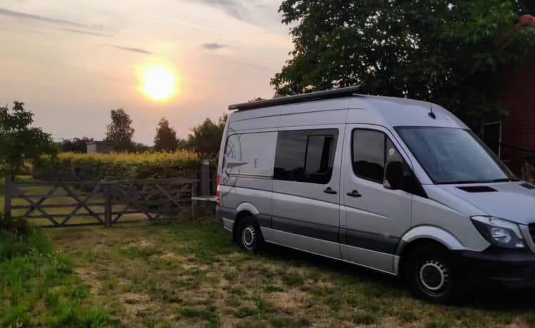 Roulez_Rudi – 2p Mercedes-Benz campervan from 2015