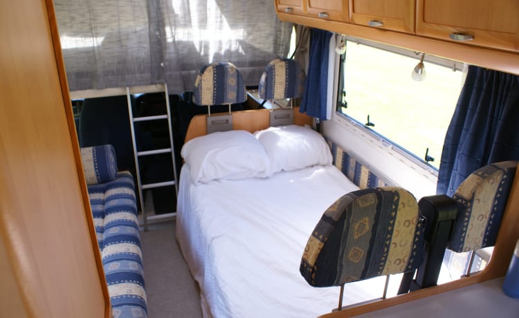 Kempurtje  – Hymer B544; 6 person extra comfortable and complete camper!