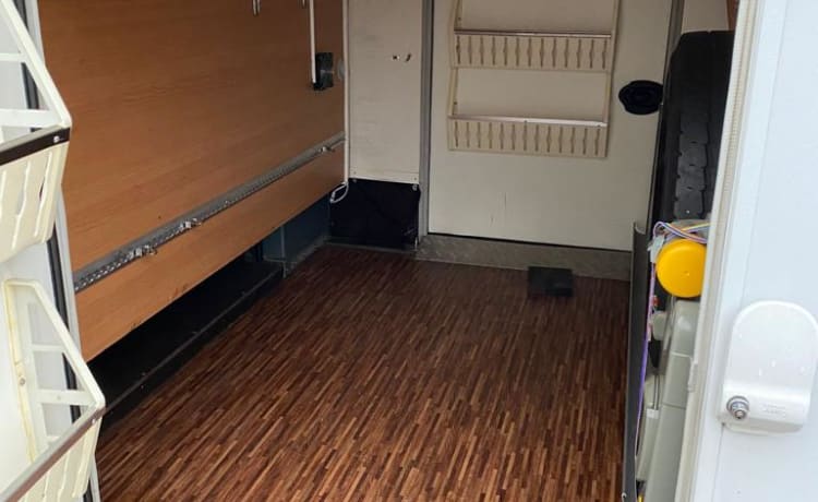 Fransie – Comfortabele, gezellige en lichte 4p familie camper. Knaus Sunliner