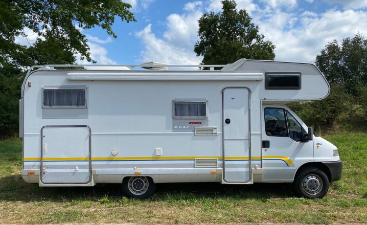 Beau camping-car 6 personnes, tout équipé !