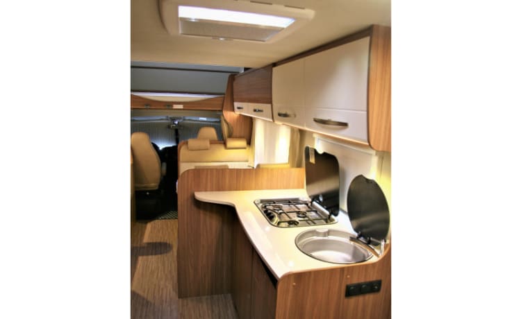 Hymer Carado A461 – Camping-car familial presque neuf - 6 personnes