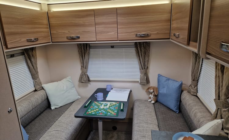 Lemur – 2022 Luxury 6 berth Swift Edge 486