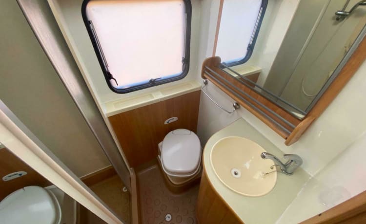 Frankie G – Frankie is our beautiful & flexible 6 berth Motorhome.