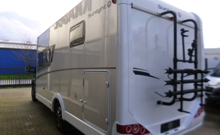 Billy – Hymer Carado with length beds, very suitable for tall people