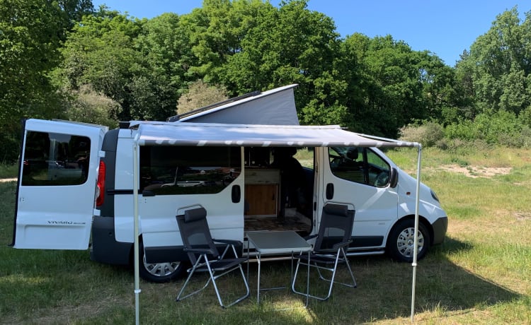 KIWI  7 – Opel Vivaro (ECO) buscamper . geheel zelfvoorzienend 