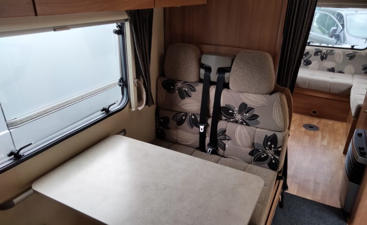 Taylor – 6 berth Swift Escape from 2013