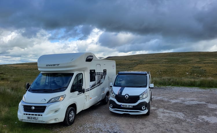 Renée – Renault-camper met 4 slaapplaatsen