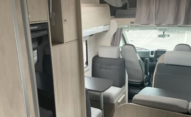 VIP 7  – Chausson VIP met 7 slaapplaatsen