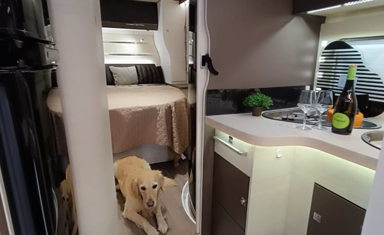 Luxury 4-person Chausson