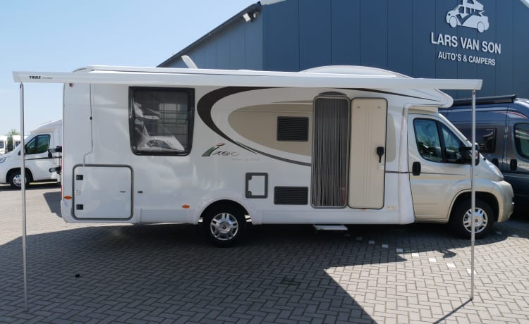 Burstner Ixeo, 2 berth- 4 seats.