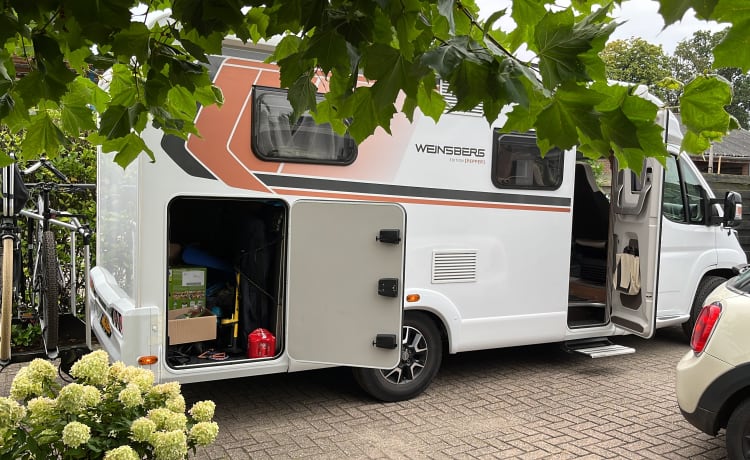 Luxurious young camper with many extras