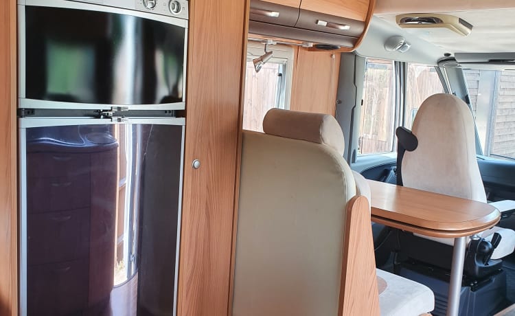 Bernie G – Camping-car intégré luxueux et spacieux de haute qualité de construction allemande