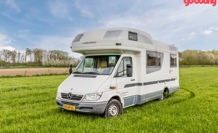 Mercedes Karmann Ontario - praktischer Familiencamper