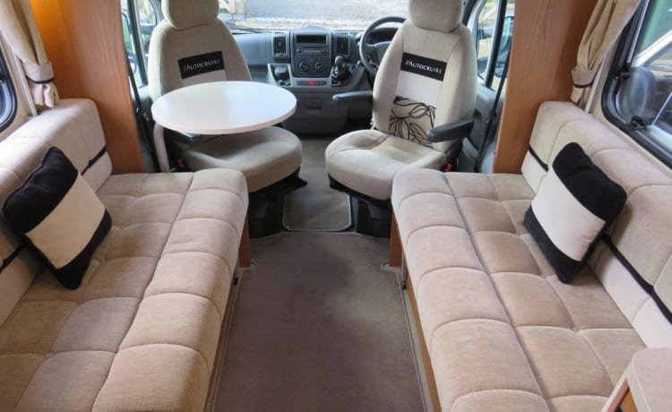 Wilma – Go OUT OUT in Wilma, 2 Seat belt, 4 berth Other semi-integrated from 2011