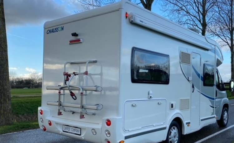 Luxueux, spacieux et entièrement meublé 4 pers. camping car.