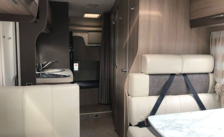 Bryn – 6 berth Ford alcove from 2015