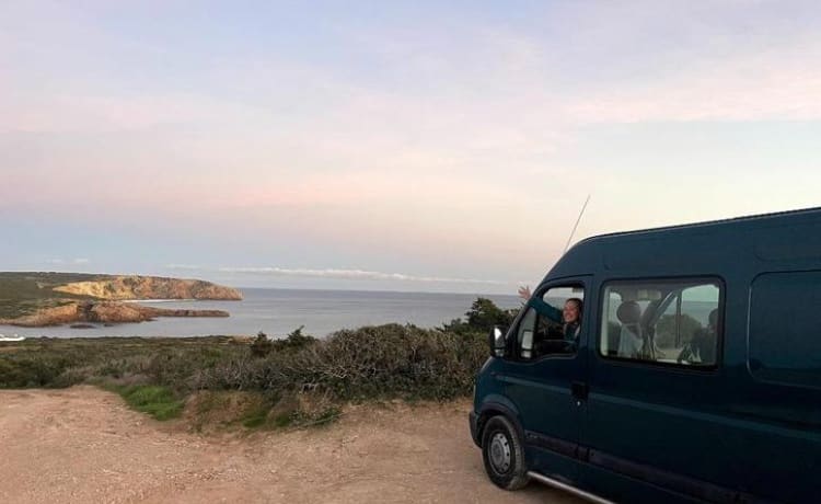 Betsie – 2p Renault campervan uit 2002