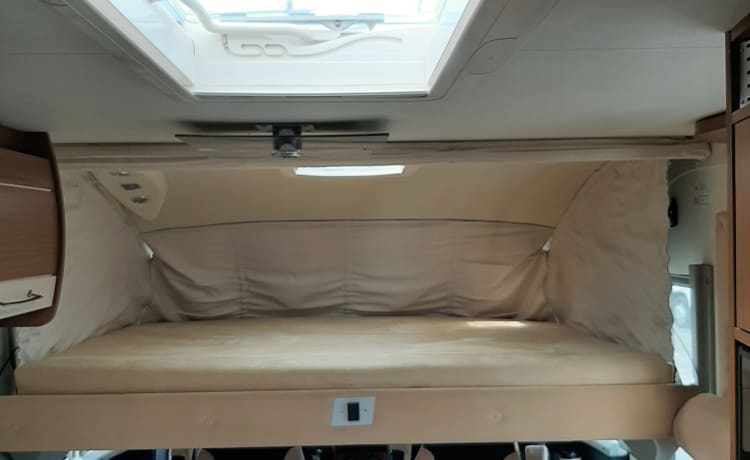 Spacious equipped Mobilhome burstner 4 persons