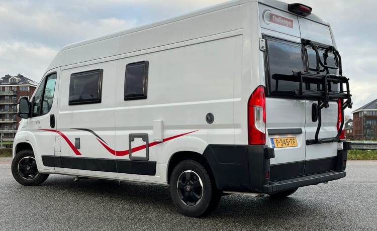 Boukie – Luxe Challanger Bus camper 2018 > VRIJE KM 