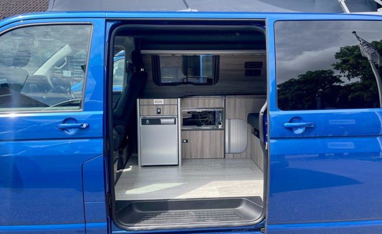 (VW003) 2022 AUTO 'Rebellion' VW Camper Van Sleeps 2 Adults + 2 children