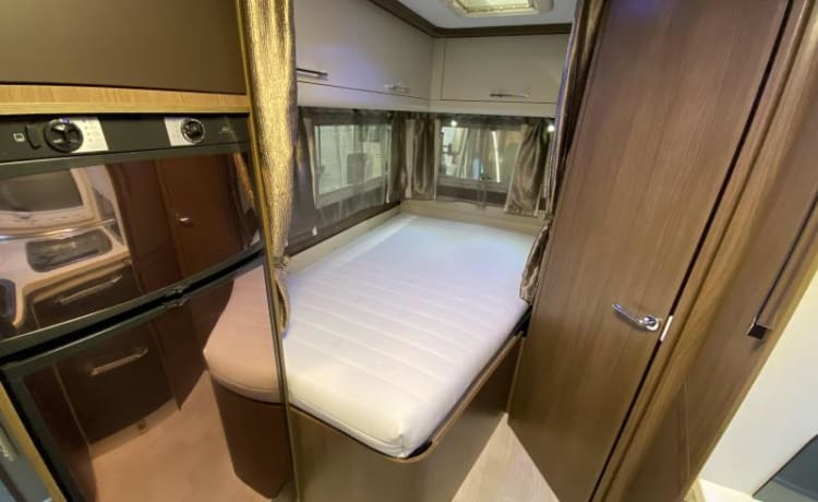 Kempi – 4 persoons luxe camper met superfijne indeling