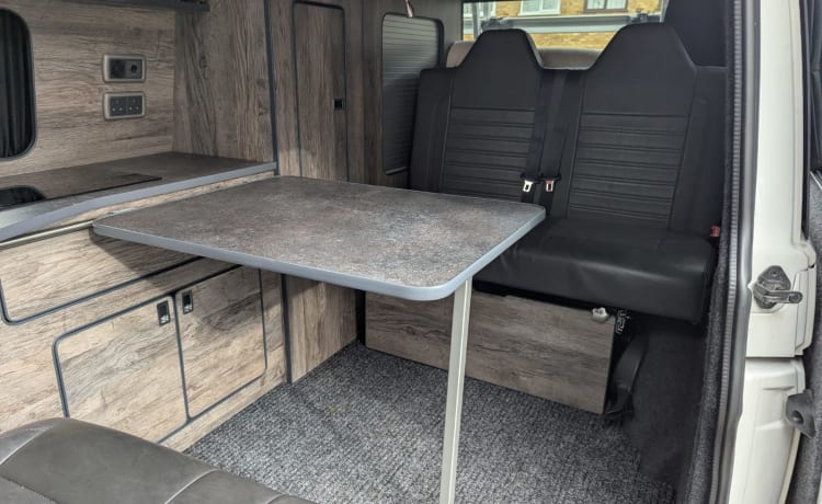 Bob  – Beautiful 4 berth Volkswagen camper van 2016 (2 adults & 2 children)