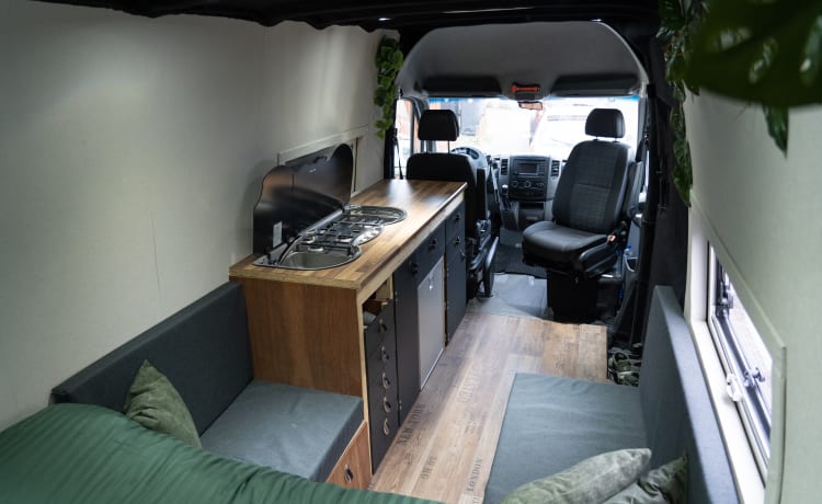 Benzie – Off grid luxe 2p Mercedes-Benz camperbus