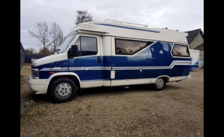 Kluk kluk – Camper with (bicycle) carrier equipped with ramp!