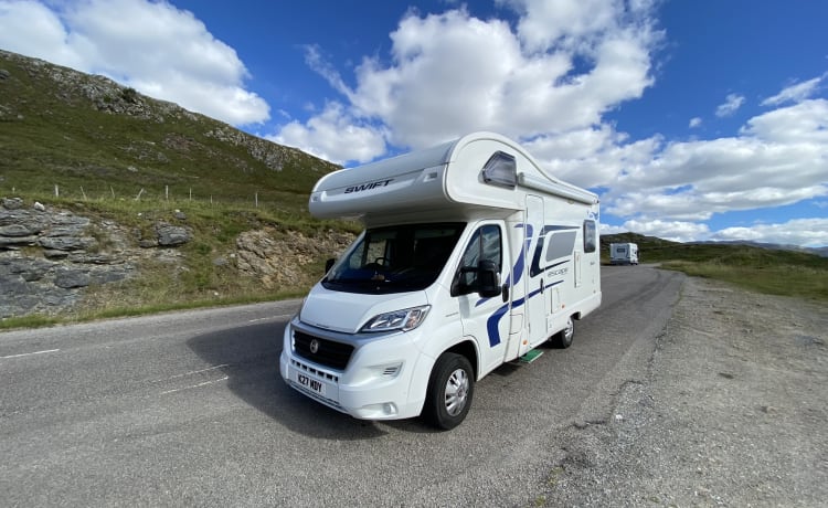 Mdy  – 4 berth Fiat Swift Escape 644 from 2014