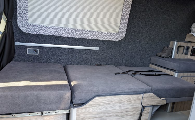 Iris – Camping-car Volkswagen Crafter 4/5 couchages 2019