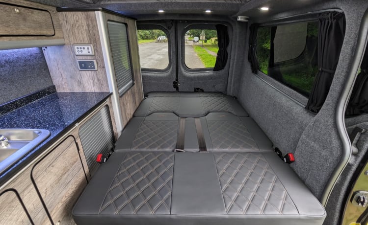 Camping-car LWB 2 couchages nouvellement converti 