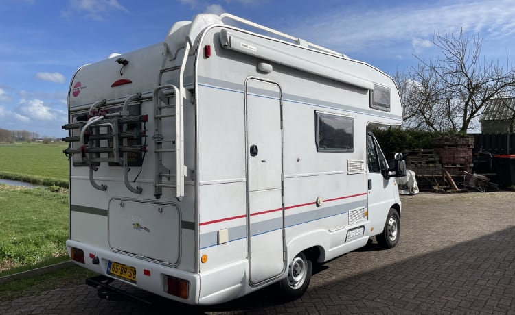 Cozy compact (family) camper