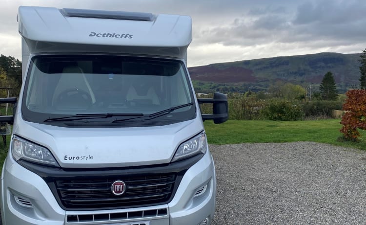 Camilla Camper – Fiat Dethleffs Luxury Motorhome 4 cuccette