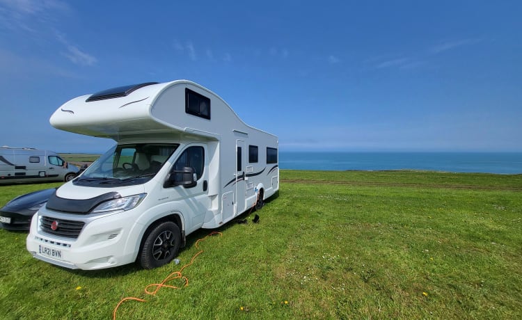 Dominic – 5 Berth Family Motorhome 