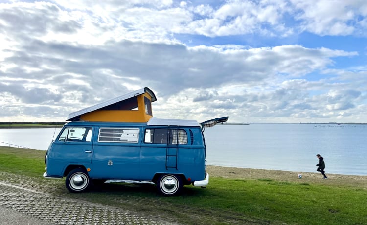 Mr. Blue Sky – Volkswagen T2 Westfalia oldtimer camper