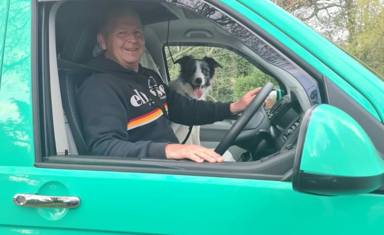 Scooby LWB – HUNDEFREUNDLICHER VW CAMPERVAN MIT ALLEN EXTRAS FÜR EINEN TOLLEN URLAUB