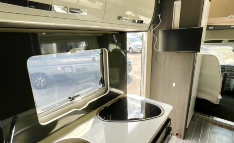 Love2roam  - Grand – 2-6 berth, free WiFi & insurance 