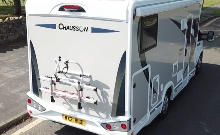 Classy – 2021 LUXE Chausson Titane Premium 777GA