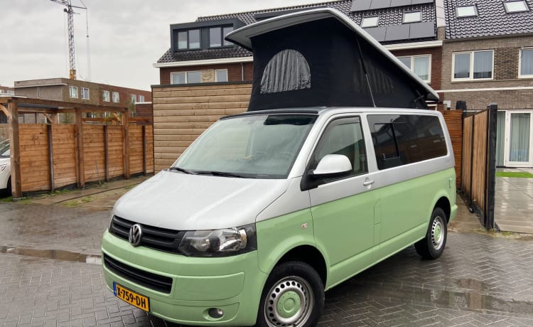 “Pomme” – 4p Volkswagen bus uit 2016