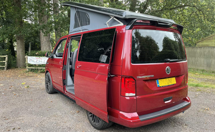 Red Auto – 4 berth Volkswagen Transporter T6.1 DSG Auto