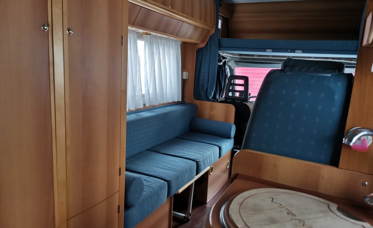 Alex – 5 STERREN MIRAGE 7 PLAATS ZOLDERCAMPER